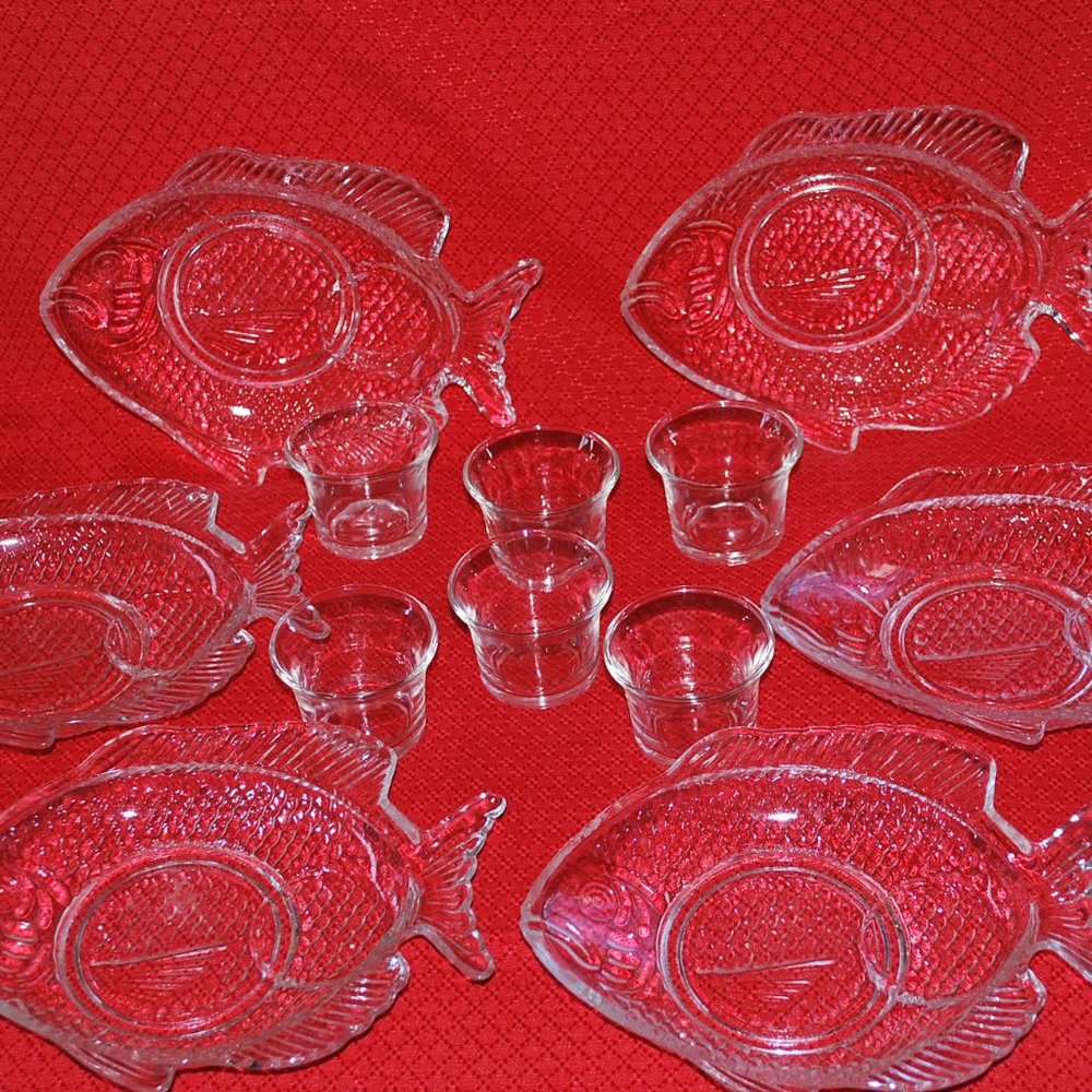 Shrimp cocktail  (8) plates with (8) cups